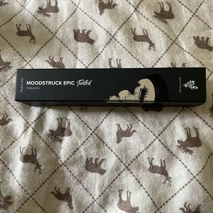 Younique- NEW twisted epic mascara